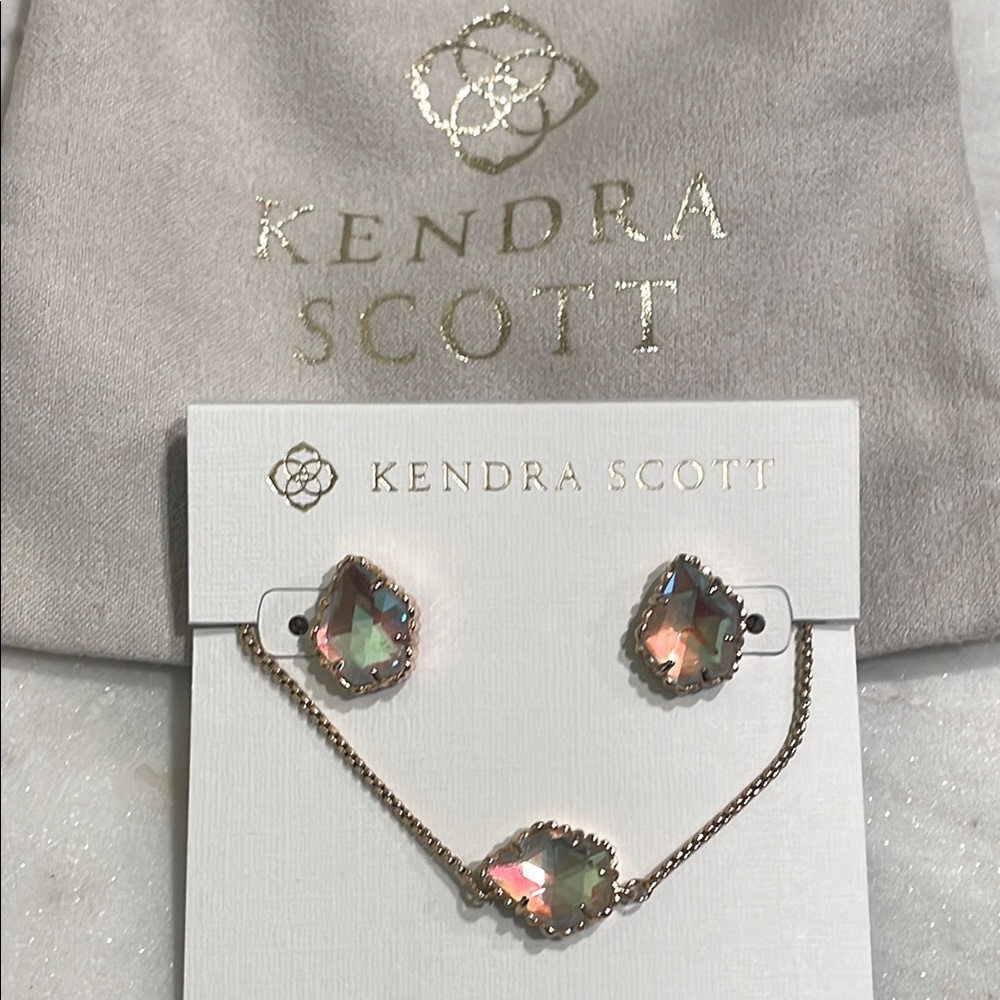 NWOT Kendra Scott Tess Dichroic Iridescent Glass Necklace and Earrings Set